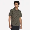 A Camisa de Manga Curta Go Walk Air Printed A Camisa de Manga Curta Go Walk Air Printed