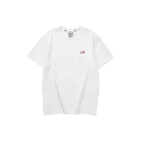 Camiseta com estampa Skechers x Hankow “Branco Multicolorido”