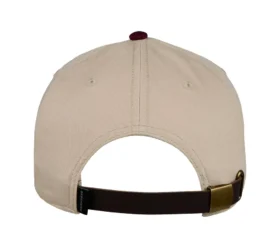 Chapéu de basebol universitário