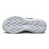Go Run 600 Low-Top K Preto/Prateado
