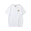 T-shirt com estampado “Branco Preto Vermelho”