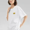 T-shirt com estampado “Branco Preto Vermelho”