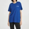 T-shirt de manga curta azul com estampado em malha