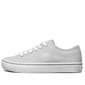 Tênis de cano baixo com sola em copo em sapatos de lona cinza claro Tênis de cano baixo com sola em copo em sapatos de lona cinza claro